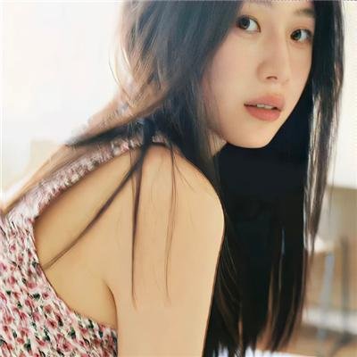 美女荒野逃亡